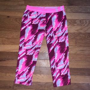 UNDER ARMOUR Cropped workout leggings